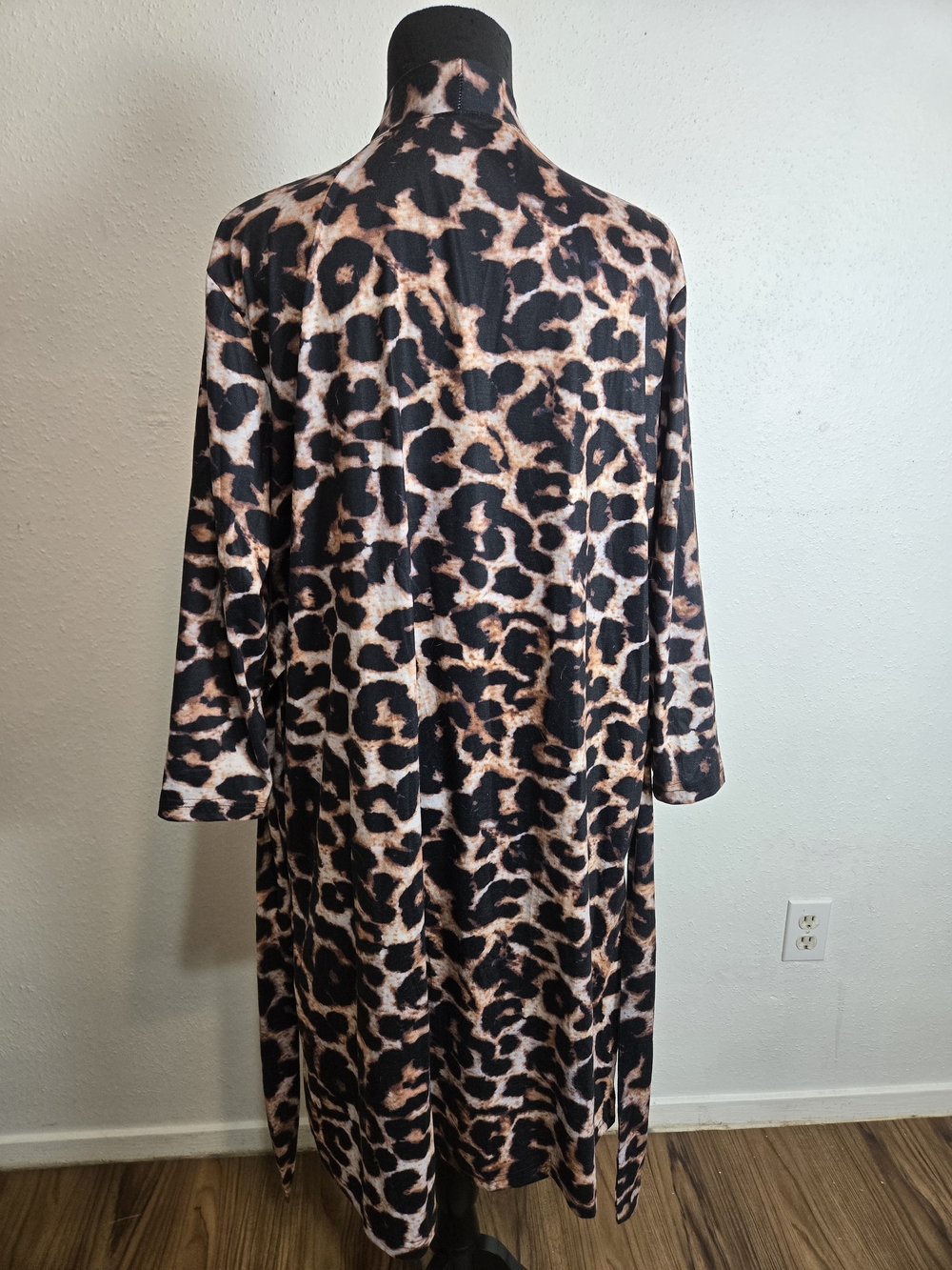 Leopard Print Wrap Robe Xl - Picture 5 of 5